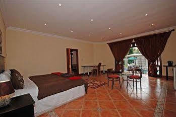 354 On York Avenue Hotel Randburg Exterior foto